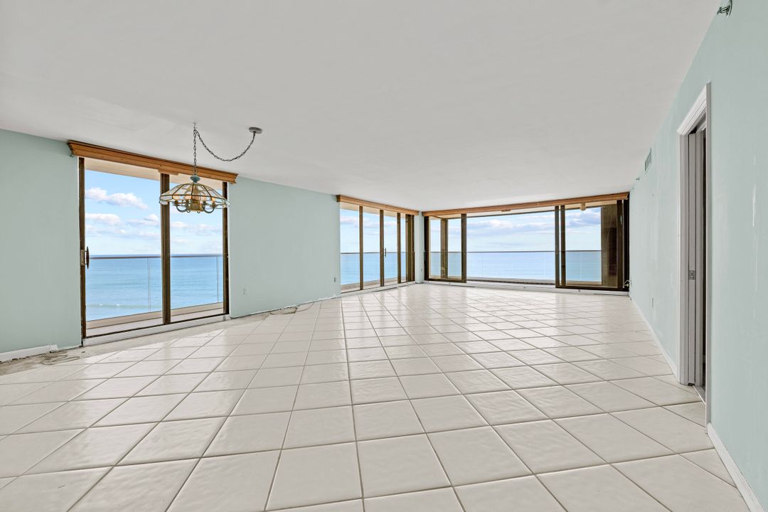 For Sale: $1,775,000 (3 beds, 2 baths, 1800 Square Feet)