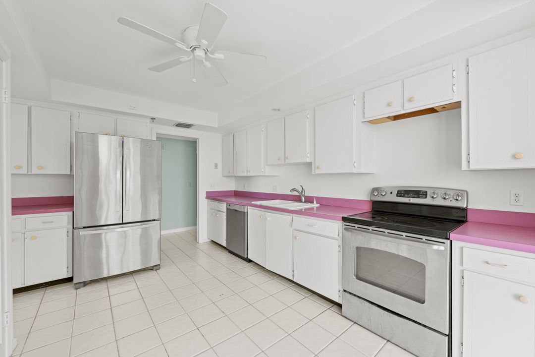 For Sale: $1,775,000 (3 beds, 2 baths, 1800 Square Feet)