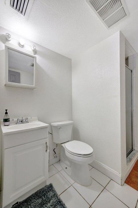 For Sale: $320,995 (2 beds, 2 baths, 930 Square Feet)