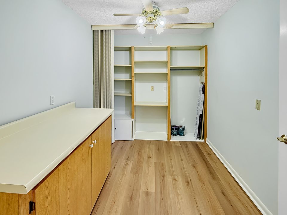 Activo con contrato: $199,000 (2 camas, 2 baños, 1437 Pies cuadrados)