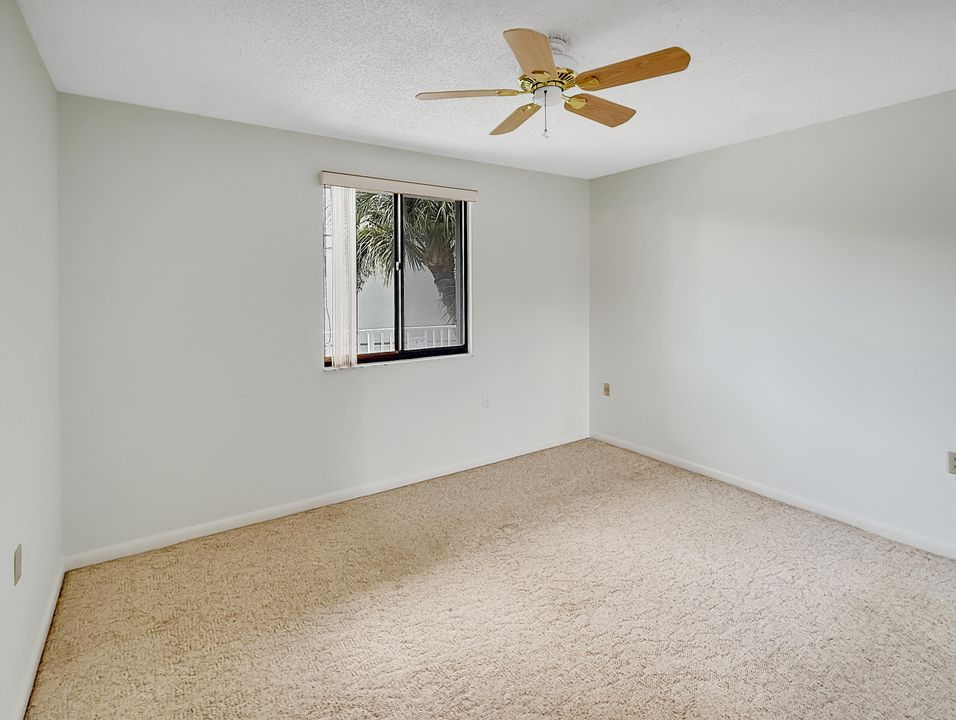 Activo con contrato: $199,000 (2 camas, 2 baños, 1437 Pies cuadrados)