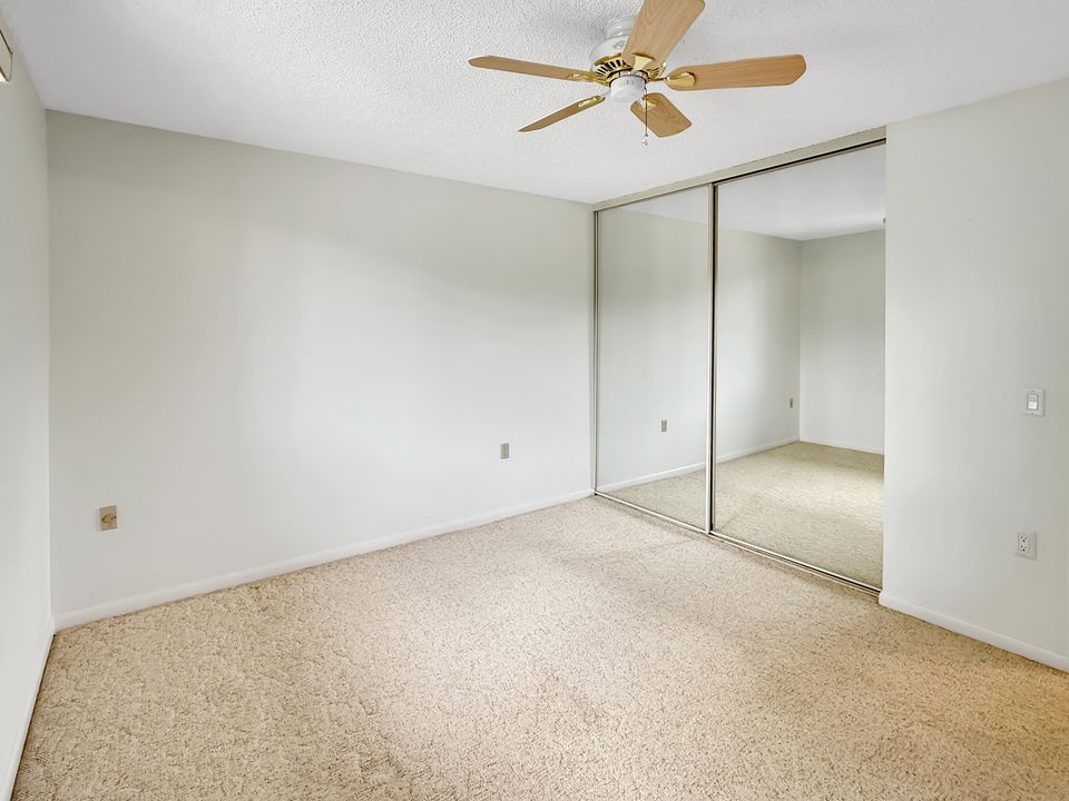 Activo con contrato: $199,000 (2 camas, 2 baños, 1437 Pies cuadrados)