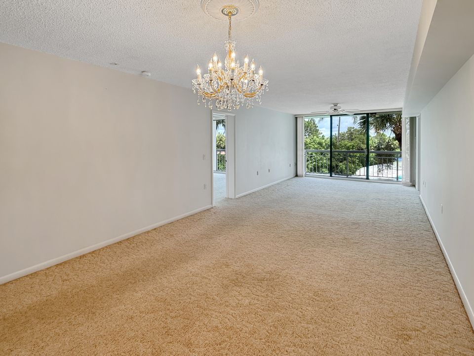 Activo con contrato: $199,000 (2 camas, 2 baños, 1437 Pies cuadrados)