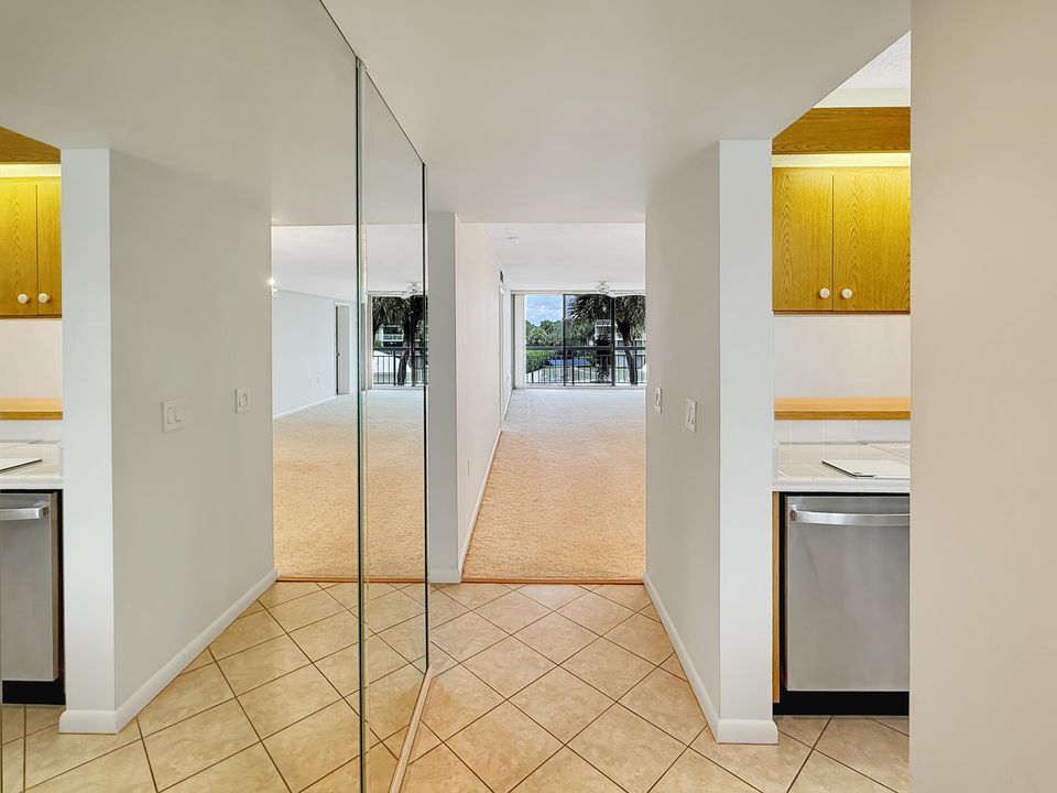 Activo con contrato: $199,000 (2 camas, 2 baños, 1437 Pies cuadrados)