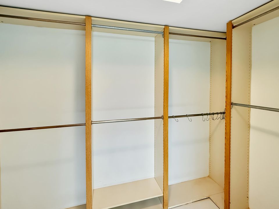 Activo con contrato: $199,000 (2 camas, 2 baños, 1437 Pies cuadrados)