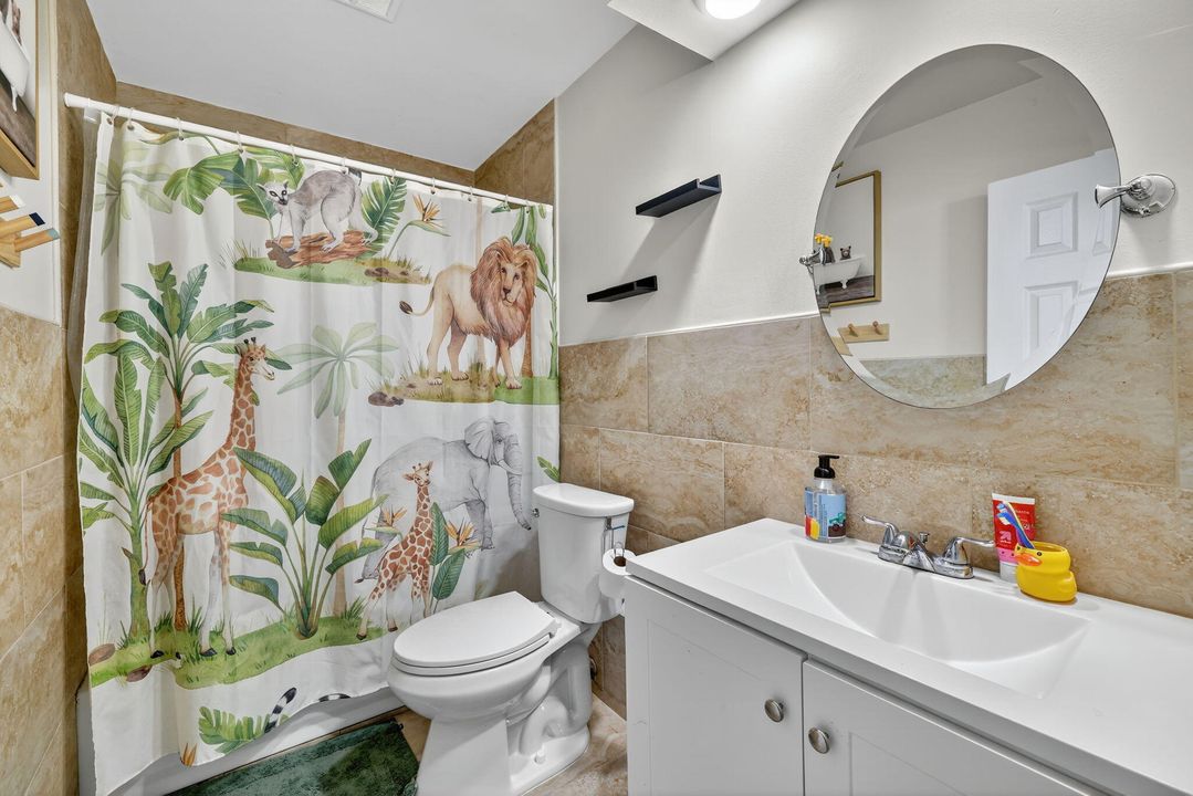 合同活跃: $269,999 (3 贝兹, 2 浴室, 1128 平方英尺)