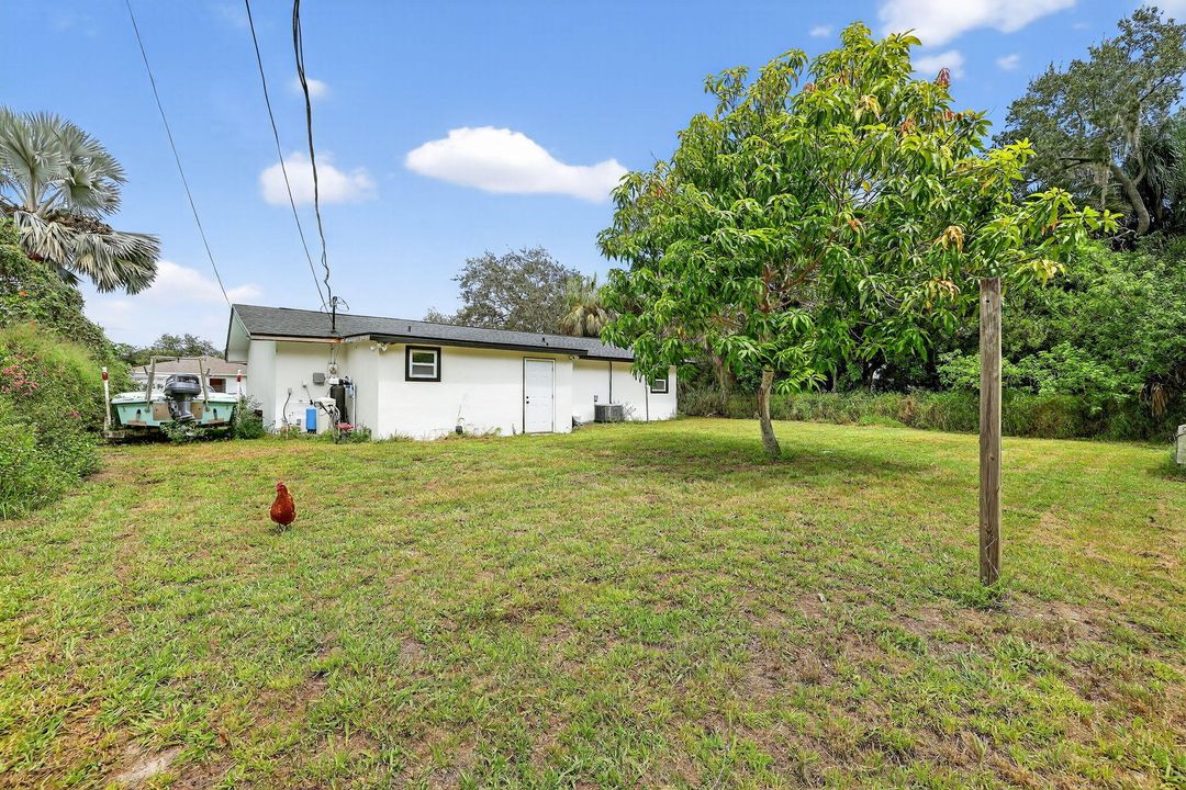 合同活跃: $269,999 (3 贝兹, 2 浴室, 1128 平方英尺)