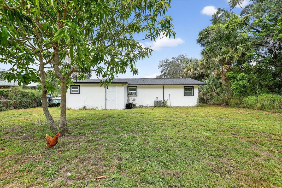 合同活跃: $269,999 (3 贝兹, 2 浴室, 1128 平方英尺)