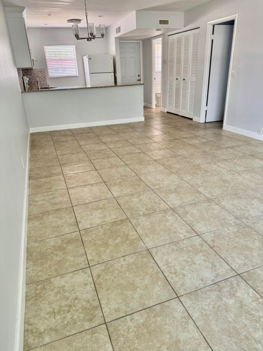 For Rent: $1,400 (1 beds, 1 baths, 660 Square Feet)