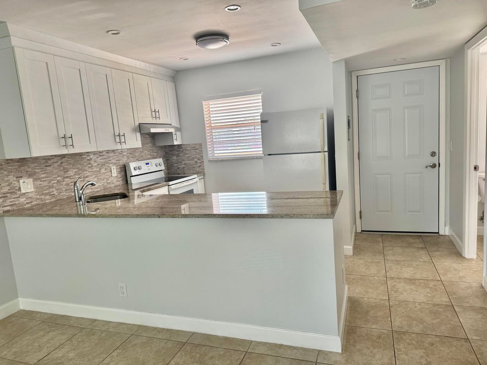 For Rent: $1,400 (1 beds, 1 baths, 660 Square Feet)