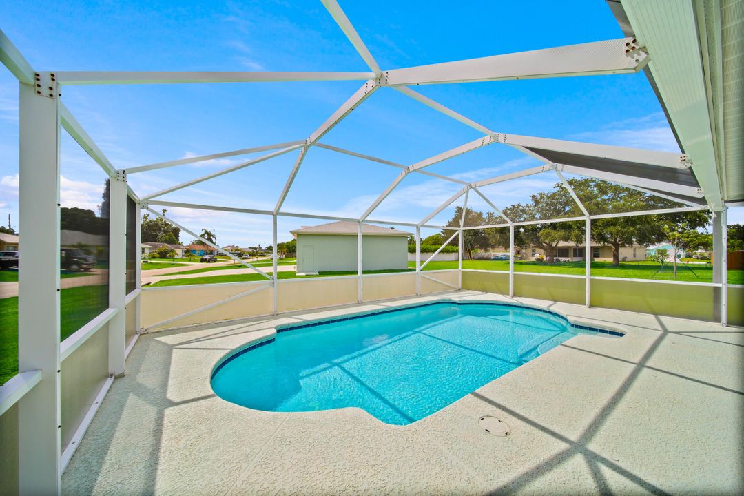 Activo con contrato: $599,000 (3 camas, 2 baños, 1916 Pies cuadrados)