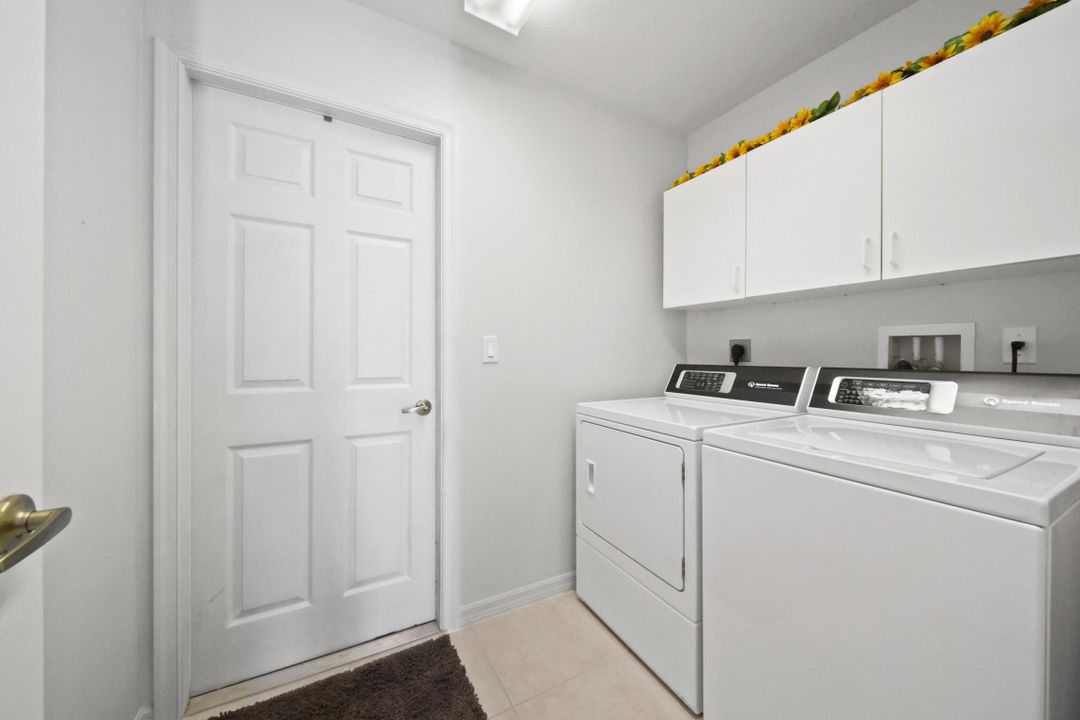 Activo con contrato: $599,000 (3 camas, 2 baños, 1916 Pies cuadrados)