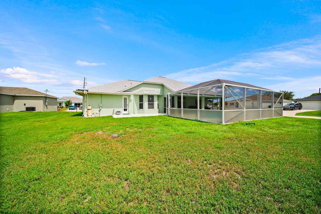 Activo con contrato: $599,000 (3 camas, 2 baños, 1916 Pies cuadrados)