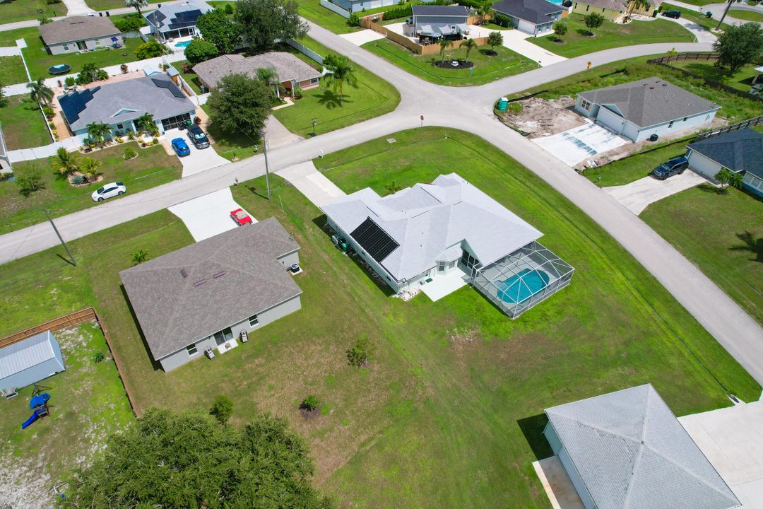 Activo con contrato: $599,000 (3 camas, 2 baños, 1916 Pies cuadrados)