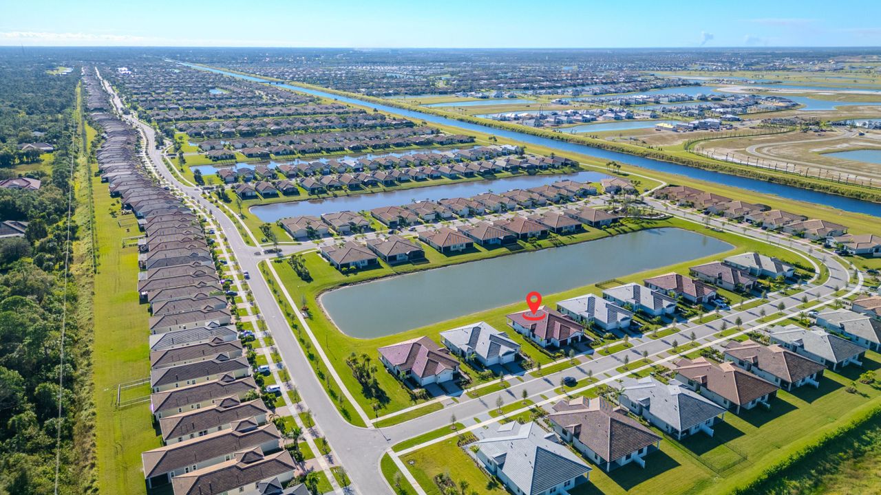 Active With Contract: $2,800 (2 beds, 2 baths, 1505 Square Feet)