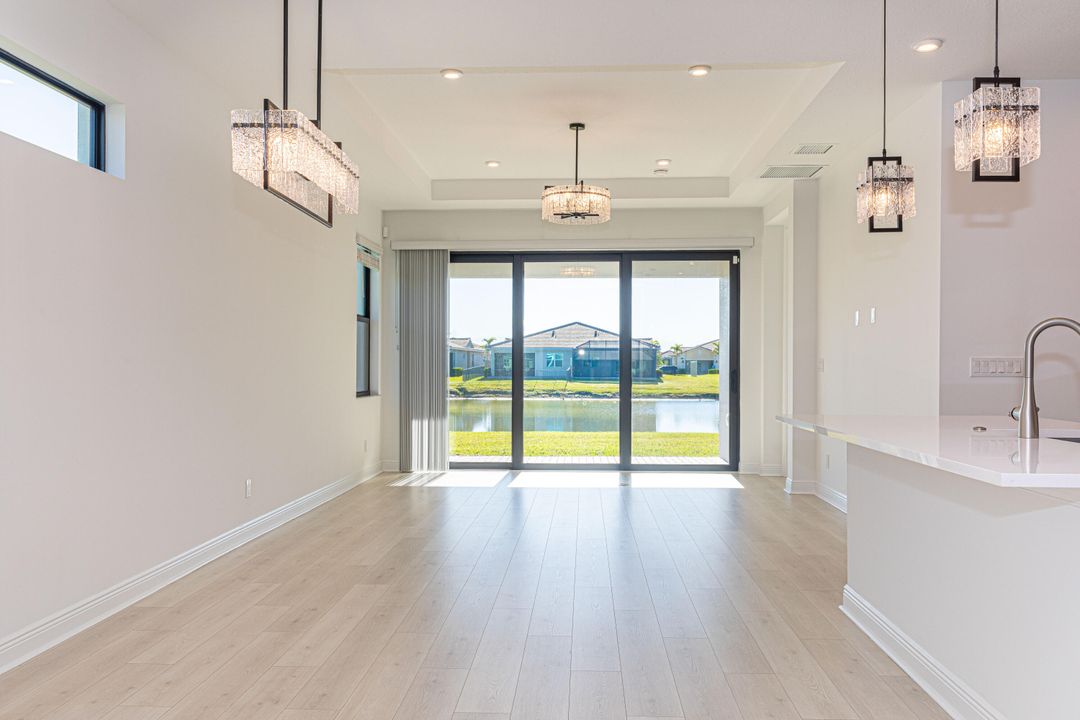 Active With Contract: $2,800 (2 beds, 2 baths, 1505 Square Feet)