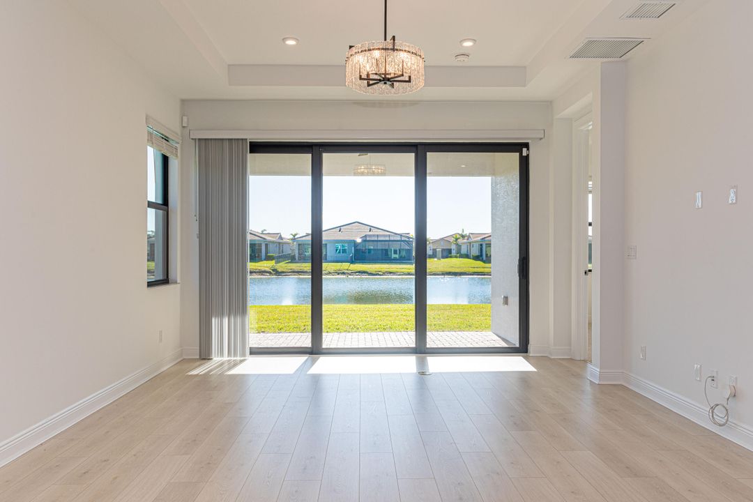 Active With Contract: $2,800 (2 beds, 2 baths, 1505 Square Feet)