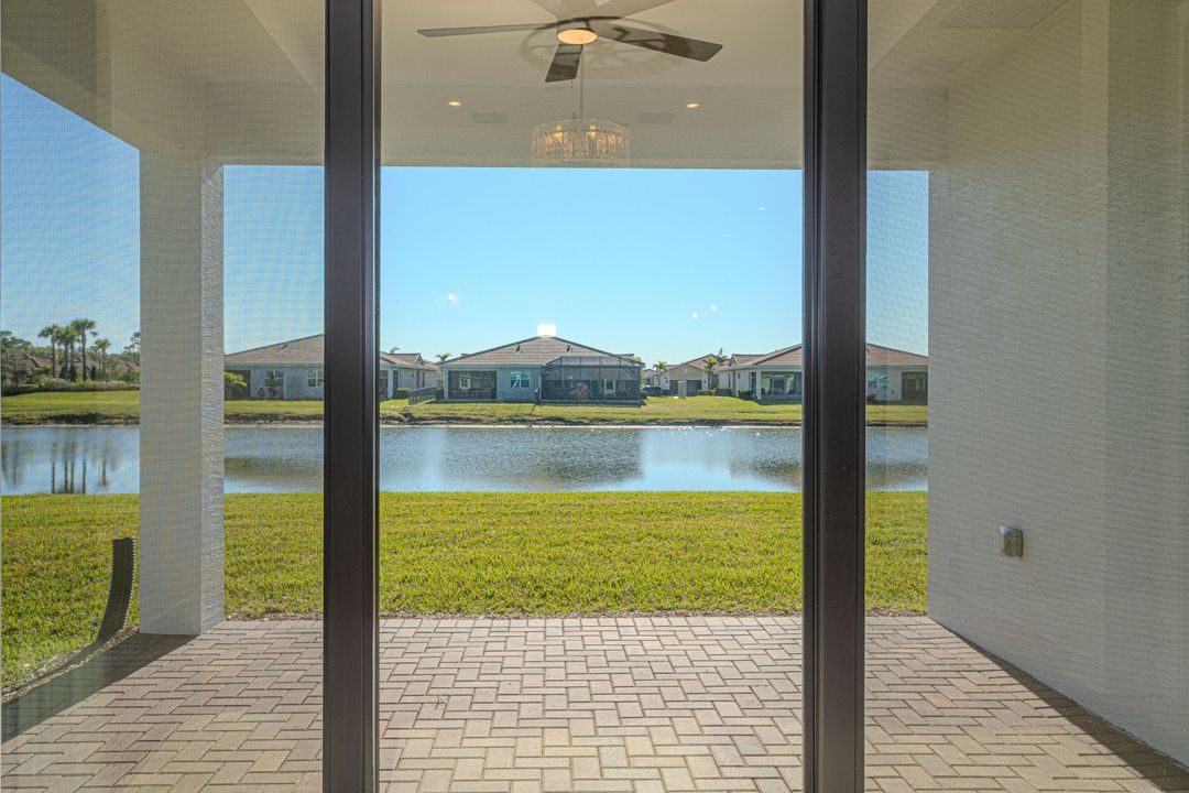 Active With Contract: $2,800 (2 beds, 2 baths, 1505 Square Feet)