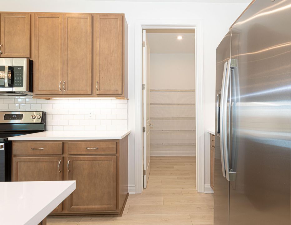 Active With Contract: $2,800 (2 beds, 2 baths, 1505 Square Feet)