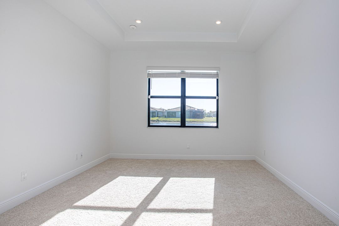 Active With Contract: $2,800 (2 beds, 2 baths, 1505 Square Feet)