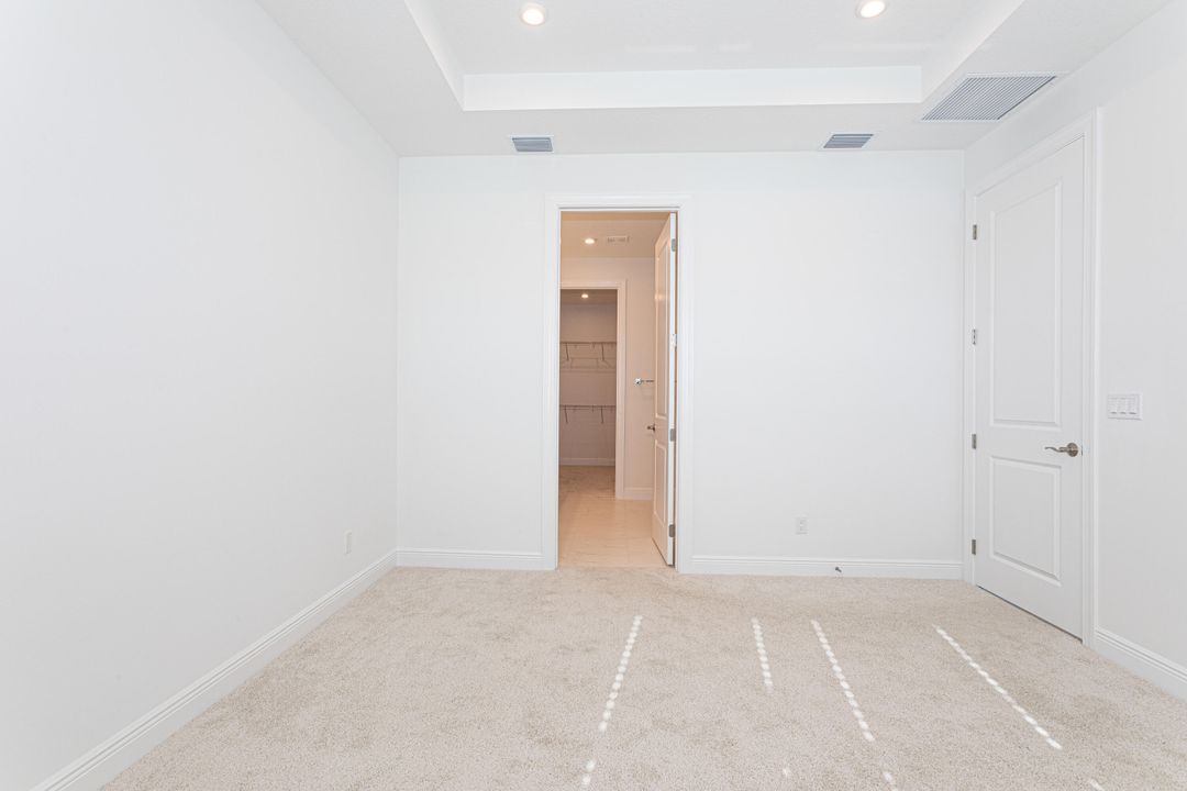 Active With Contract: $2,800 (2 beds, 2 baths, 1505 Square Feet)