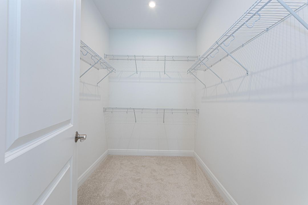 Active With Contract: $2,800 (2 beds, 2 baths, 1505 Square Feet)