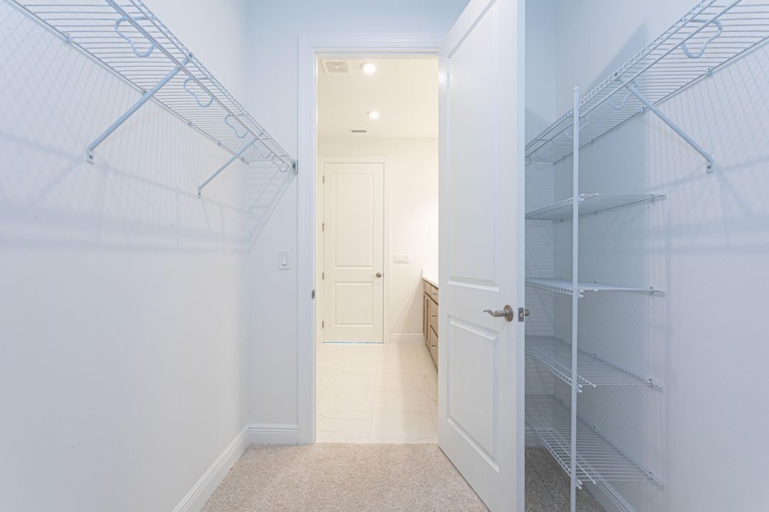 Active With Contract: $2,800 (2 beds, 2 baths, 1505 Square Feet)