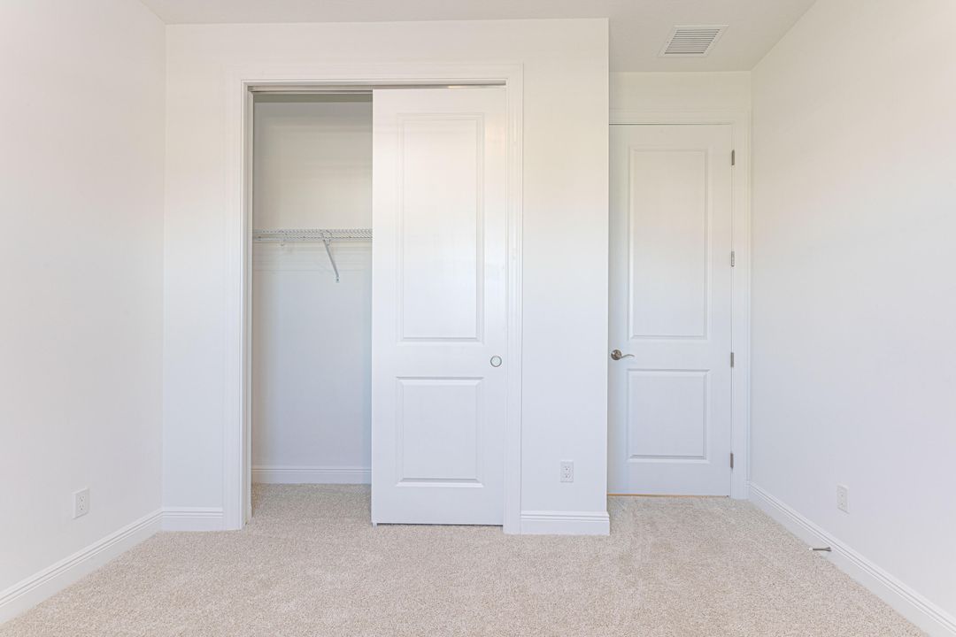 Active With Contract: $2,800 (2 beds, 2 baths, 1505 Square Feet)