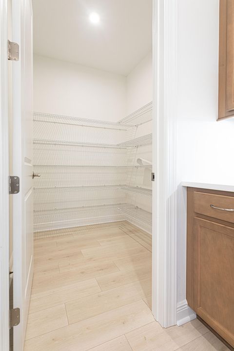 Active With Contract: $2,800 (2 beds, 2 baths, 1505 Square Feet)