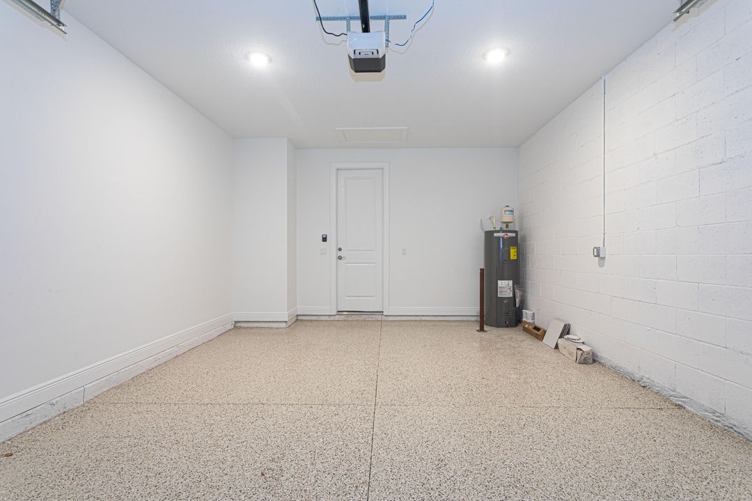 Active With Contract: $2,800 (2 beds, 2 baths, 1505 Square Feet)