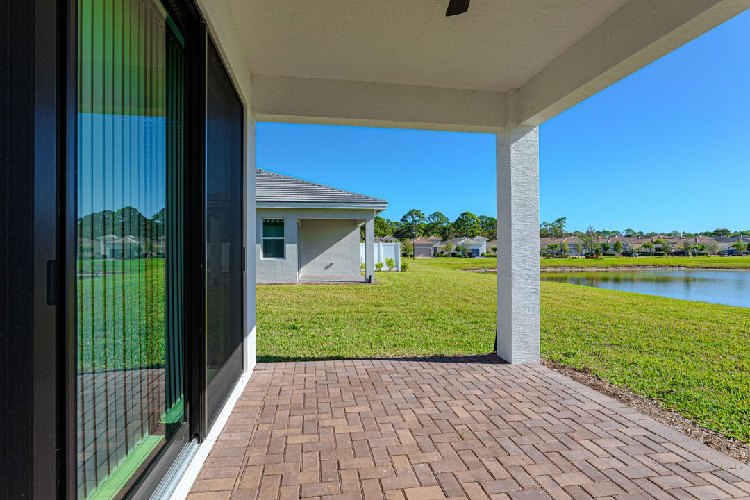 Active With Contract: $2,800 (2 beds, 2 baths, 1505 Square Feet)