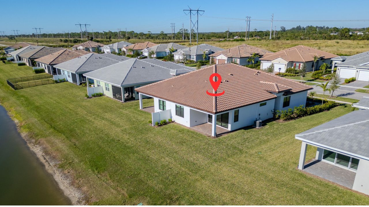 Active With Contract: $2,800 (2 beds, 2 baths, 1505 Square Feet)