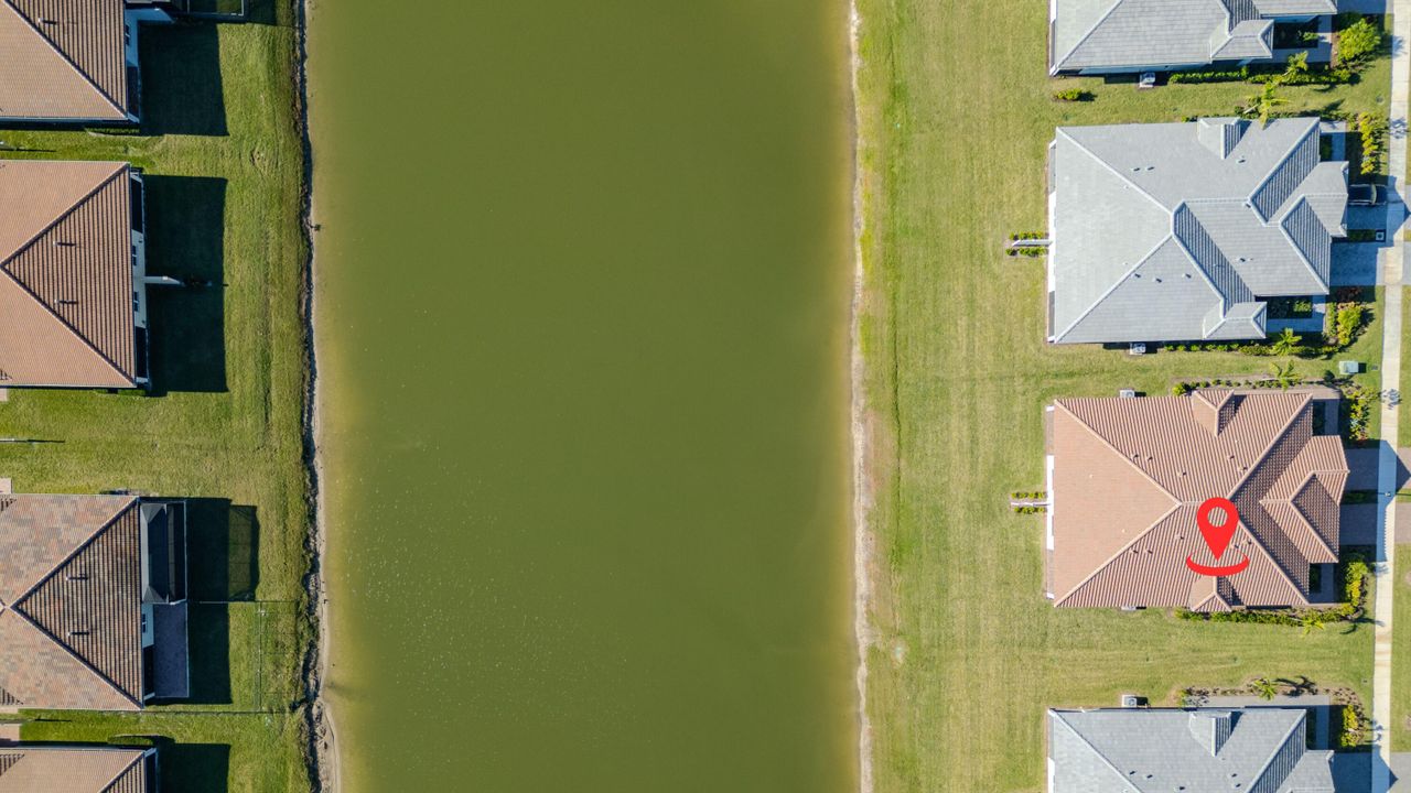 Active With Contract: $2,800 (2 beds, 2 baths, 1505 Square Feet)