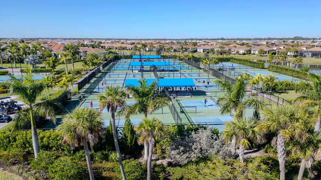 Active With Contract: $2,800 (2 beds, 2 baths, 1505 Square Feet)