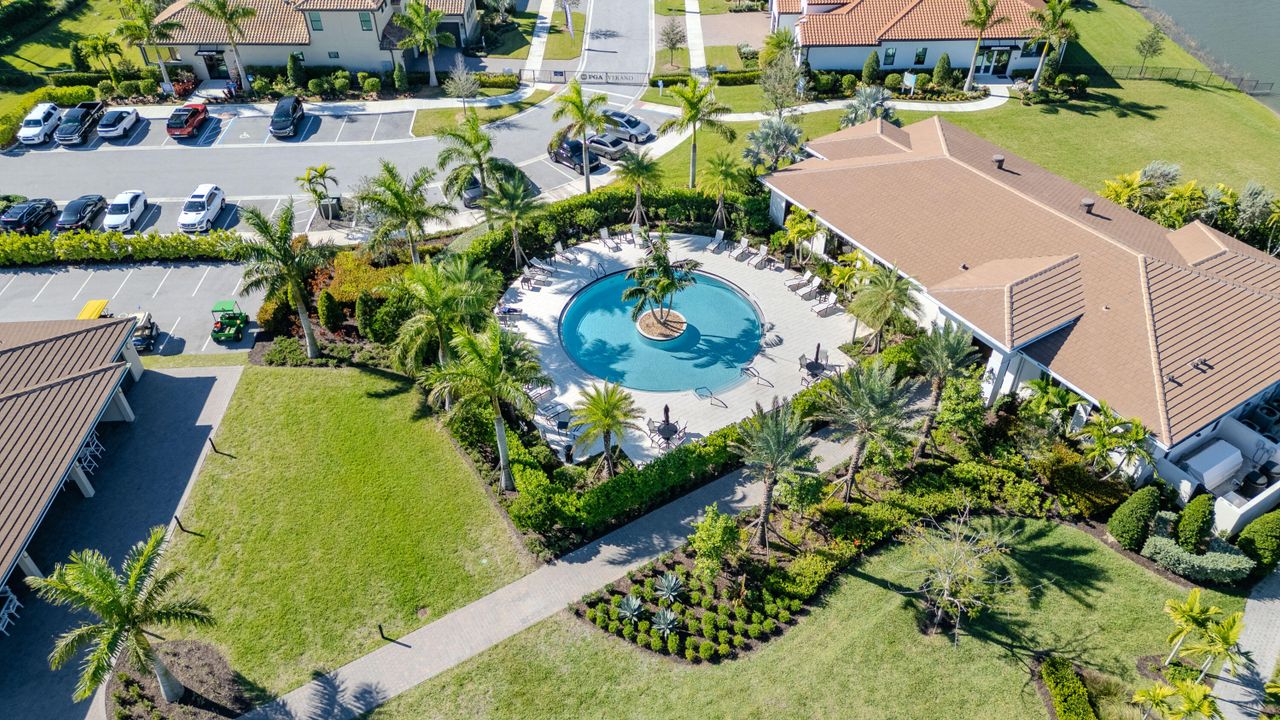 Active With Contract: $2,800 (2 beds, 2 baths, 1505 Square Feet)