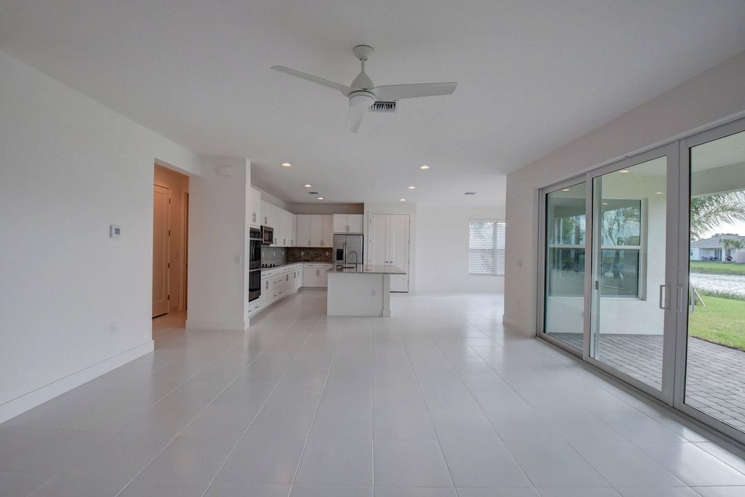 Activo con contrato: $1,325,000 (5 camas, 5 baños, 3706 Pies cuadrados)