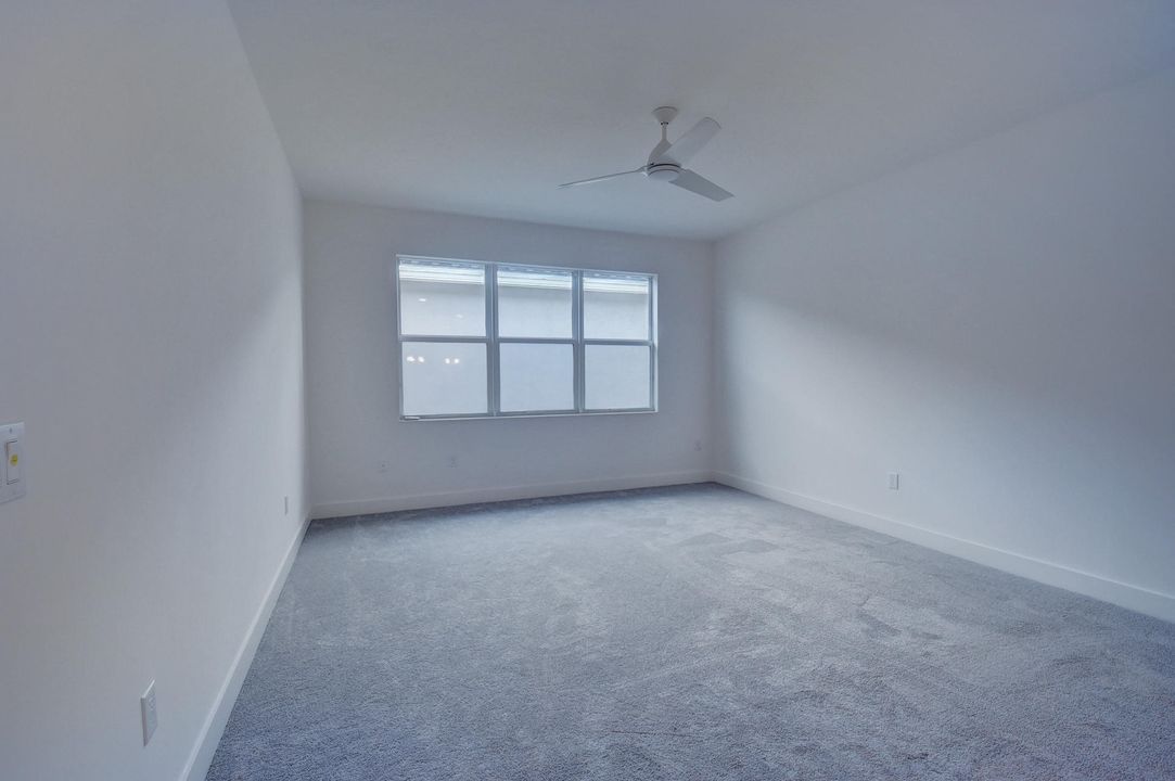 Activo con contrato: $1,325,000 (5 camas, 5 baños, 3706 Pies cuadrados)