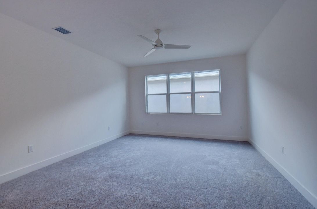 Activo con contrato: $1,325,000 (5 camas, 5 baños, 3706 Pies cuadrados)