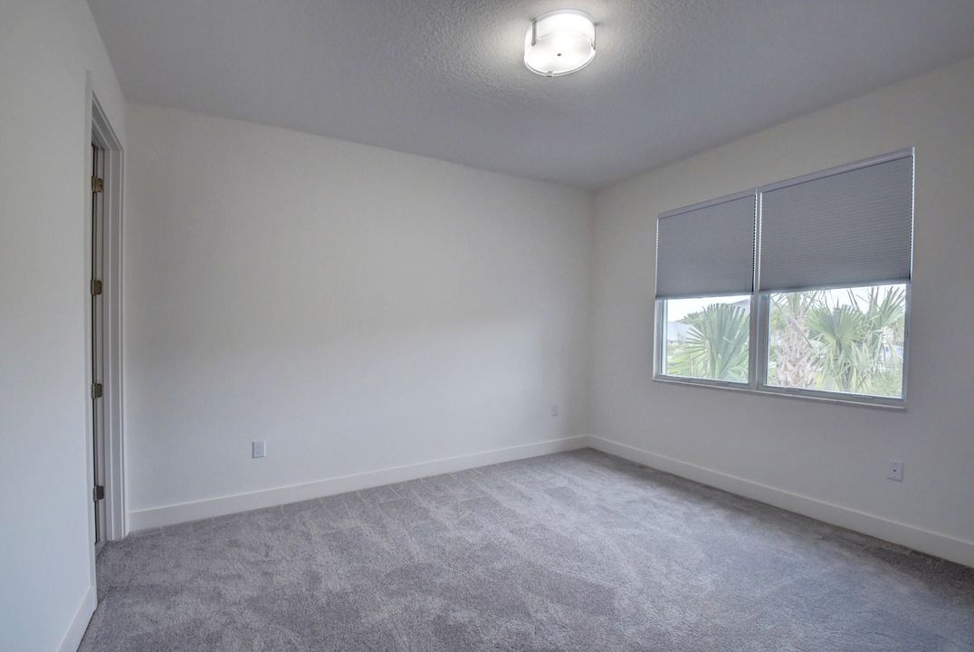 Activo con contrato: $1,325,000 (5 camas, 5 baños, 3706 Pies cuadrados)