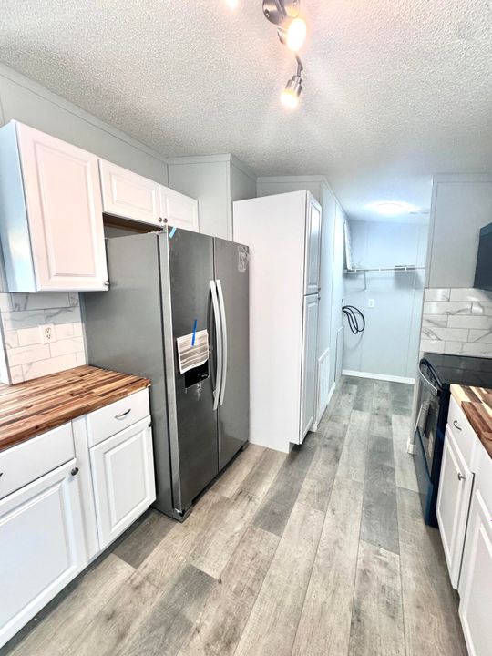 For Sale: $239,000 (3 beds, 2 baths, 1066 Square Feet)