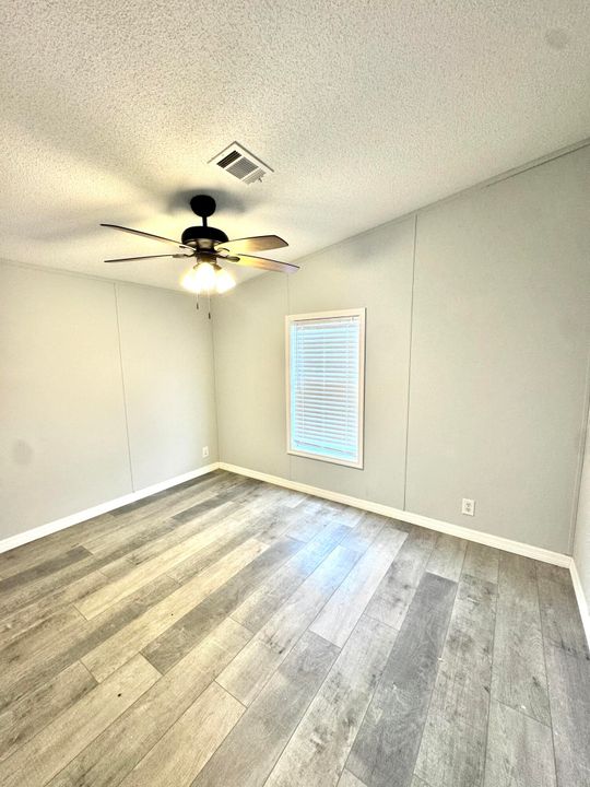 For Sale: $239,000 (3 beds, 2 baths, 1066 Square Feet)