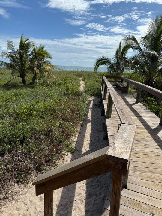 For Sale: $895,000 (3 beds, 3 baths, 2170 Square Feet)