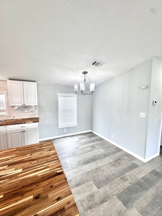 For Sale: $239,000 (3 beds, 2 baths, 1066 Square Feet)