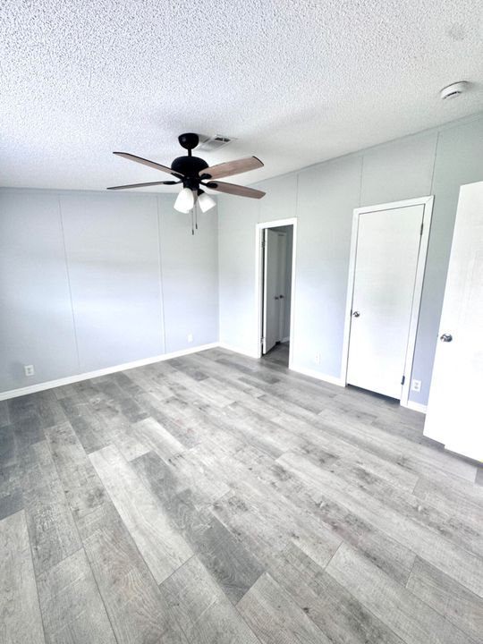 For Sale: $239,000 (3 beds, 2 baths, 1066 Square Feet)