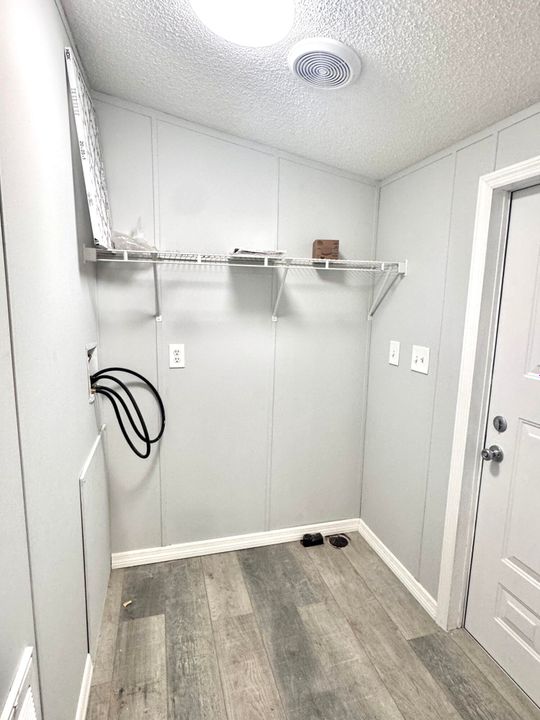 For Sale: $239,000 (3 beds, 2 baths, 1066 Square Feet)