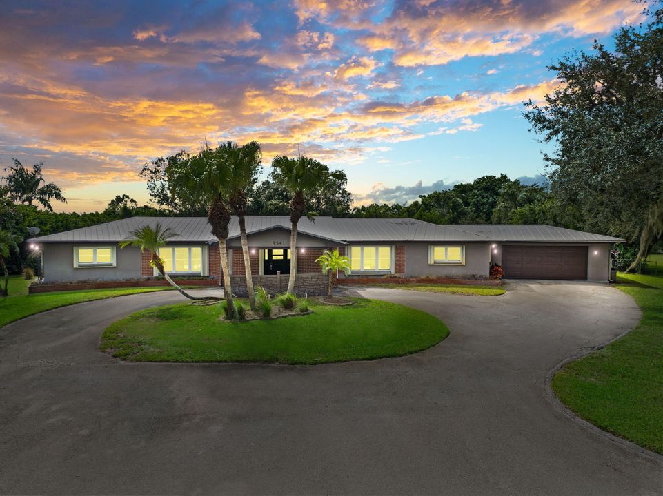 For Sale: $799,900 (4 beds, 3 baths, 4152 Square Feet)