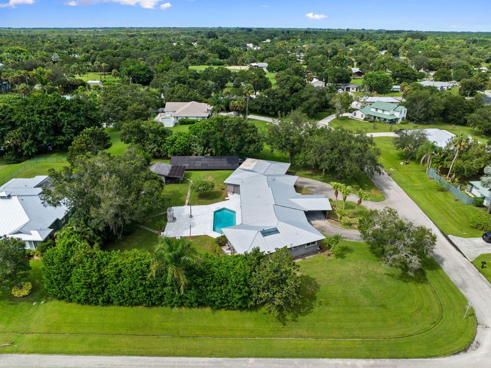 For Sale: $799,900 (4 beds, 3 baths, 4152 Square Feet)