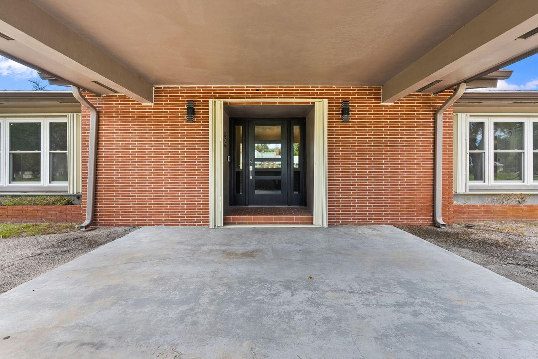 For Sale: $799,900 (4 beds, 3 baths, 4152 Square Feet)