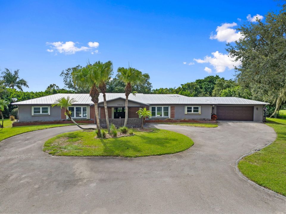 For Sale: $799,900 (4 beds, 3 baths, 4152 Square Feet)