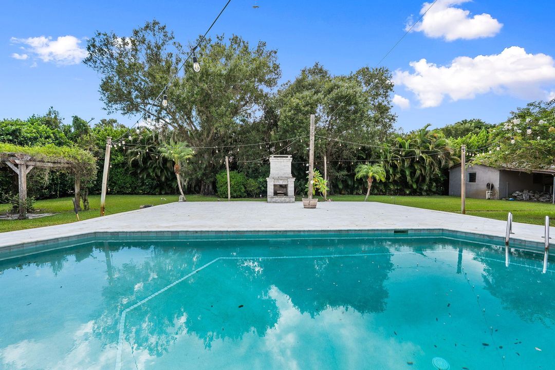 For Sale: $799,900 (4 beds, 3 baths, 4152 Square Feet)